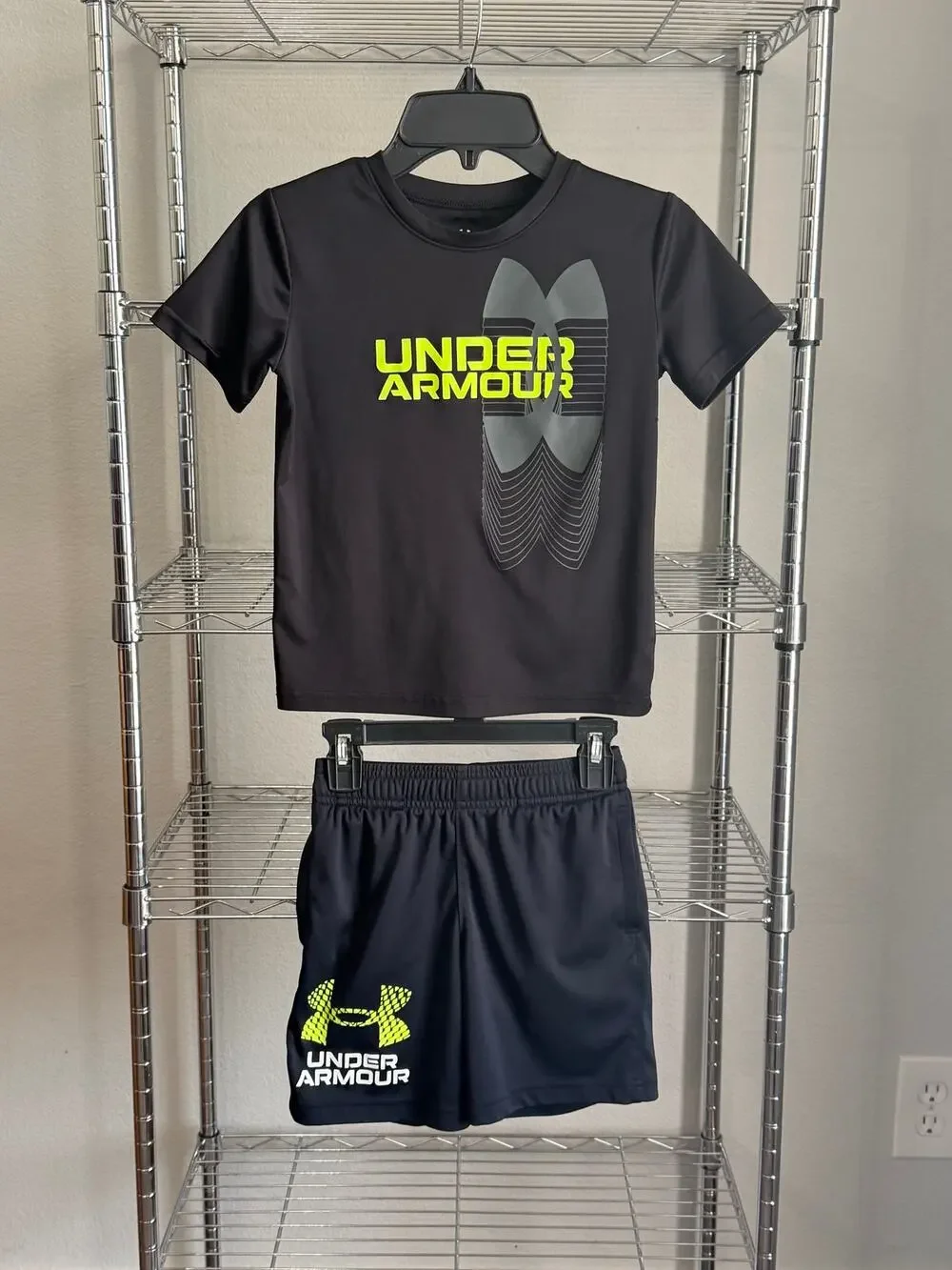 Under Armour Boys Black Tee & Neon Yellow Logo Shorts Set Size 6